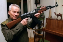 Михаил Калашников согласился дать свою фамилию для названия оружейного концерна