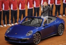 Мария Шарапова получила кабриолет марки Porsche 911 4S