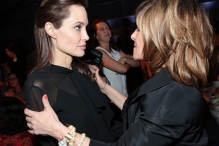 Топ-менеджер Sony Pictures попыталась обнять Джоли после оскорблений