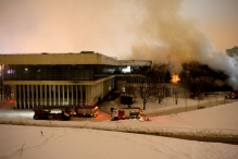 Академики попросят Путина помочь с восстановлением сгоревшей библиотеки