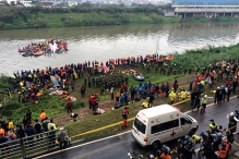 Число погибших в крушении самолета на Тайване выросло до 19