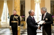 Майкл Блумберг награжден почетным орденом Британской империи