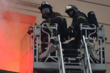 Два человека погибли в результате пожара в московской квартире